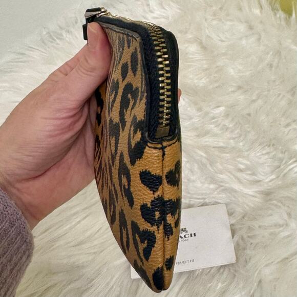 Coach Wild Heart Cheetah Print Corner Zip Wristlet Tech Accessory Holder F23620 - Picture 5 of 12